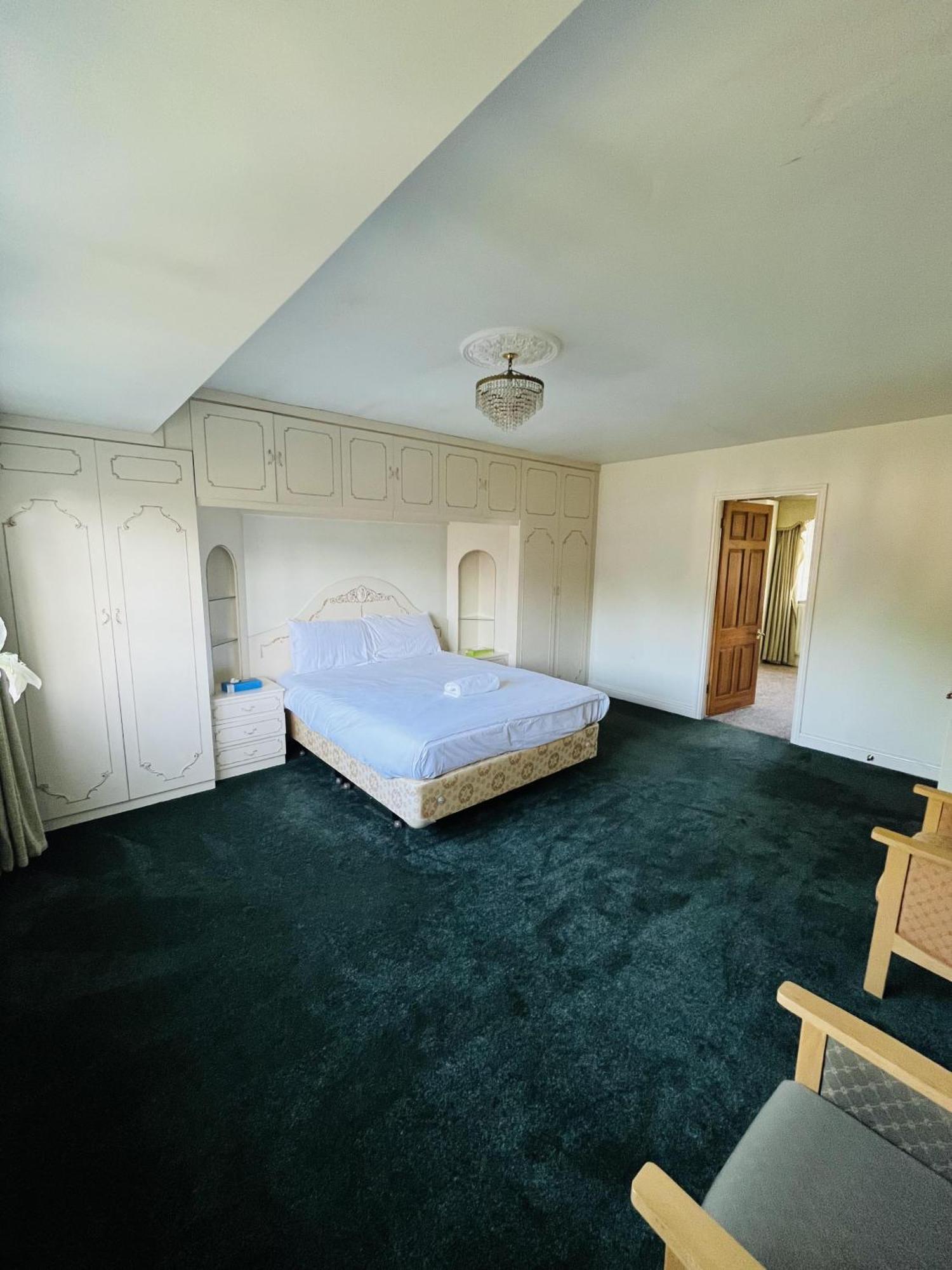 Unwind In Comfort At Cosy Caradus Free Parking Birmingham Buitenkant foto